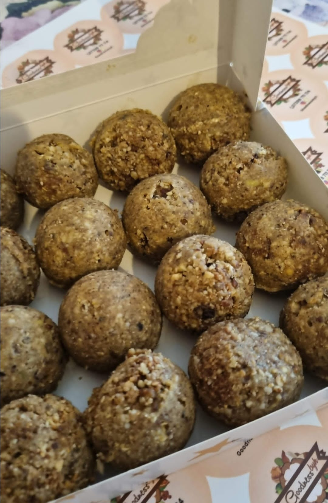 Fresh Traditional Panjeeri Ludoo Balls | Nutritious Protein Snack natural ingredients. Almonds, Pistachios, Cashew nuts, Roasted Chickpeas, nutritious supplement